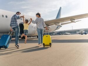 Viajar con niños: documentos y permisos que debes conocer