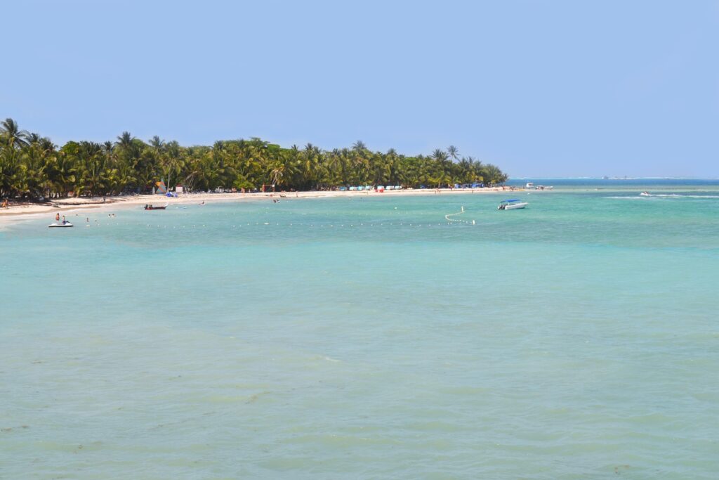andresmmartinez beach 7088136 1920